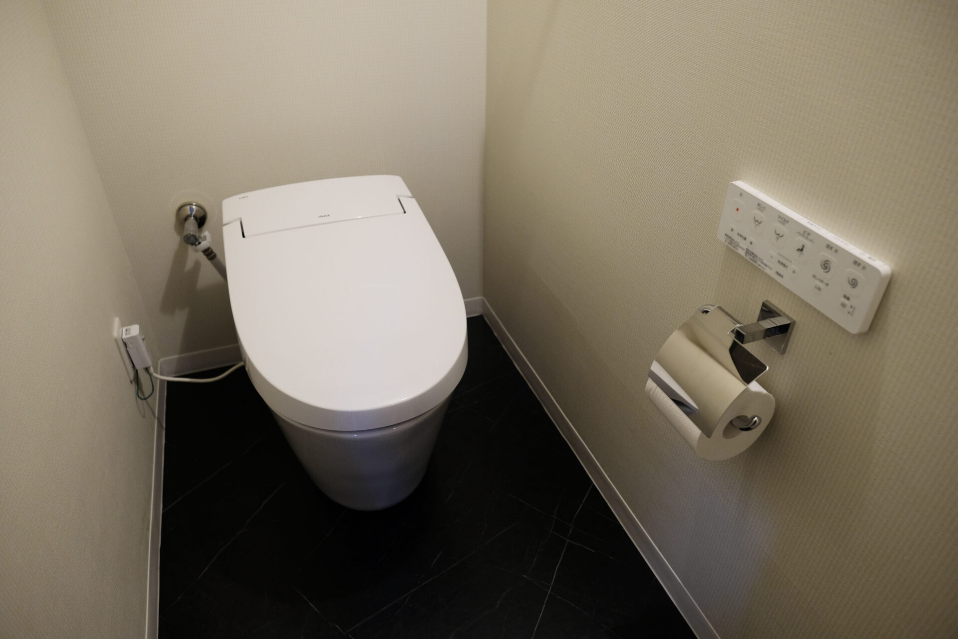 【トイレリフォーム】マンションのトイレをタンクレスに交換